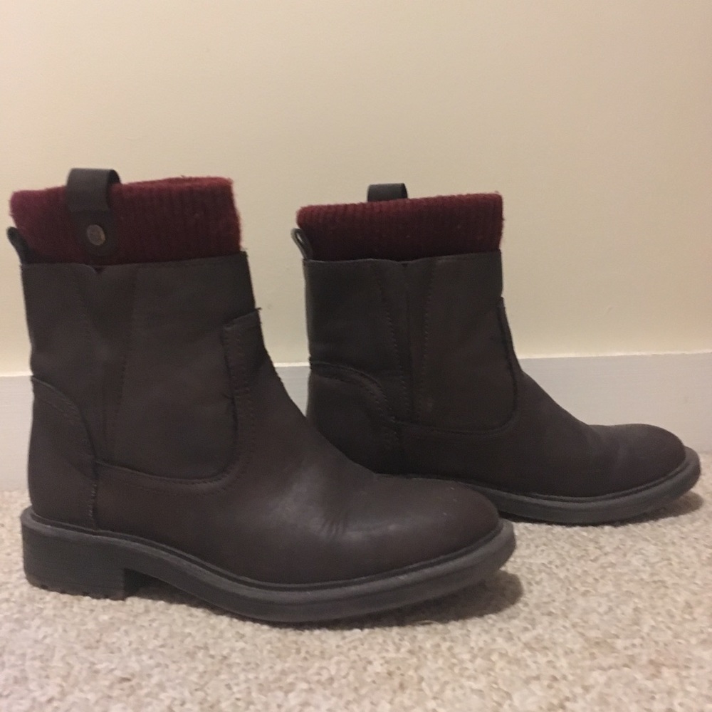 Tommy Hilfiger boots, women’s 7